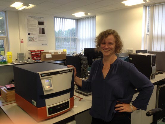La profesora Andrea Townsend-Nicholson utiliza SpectraMax i3x
